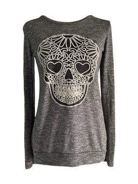 Bear Dance Gray knit Top with Skull Embroidery - Size M
